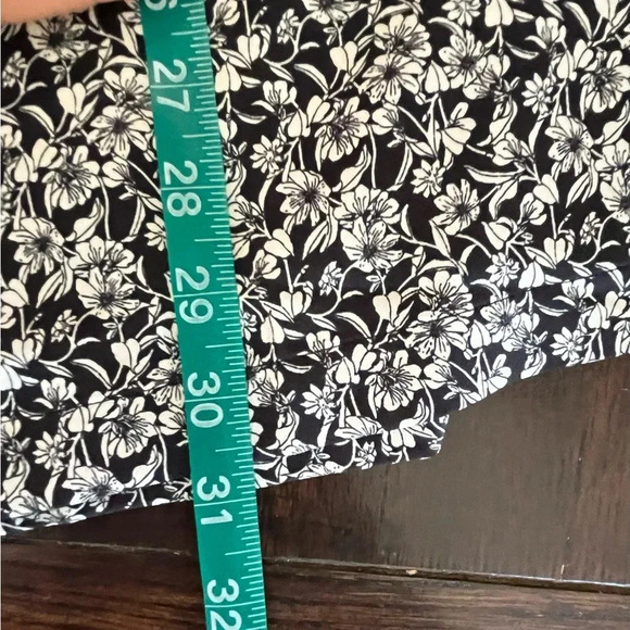 Madison Gray Women’s top size large black and white - Picture 6 of 7